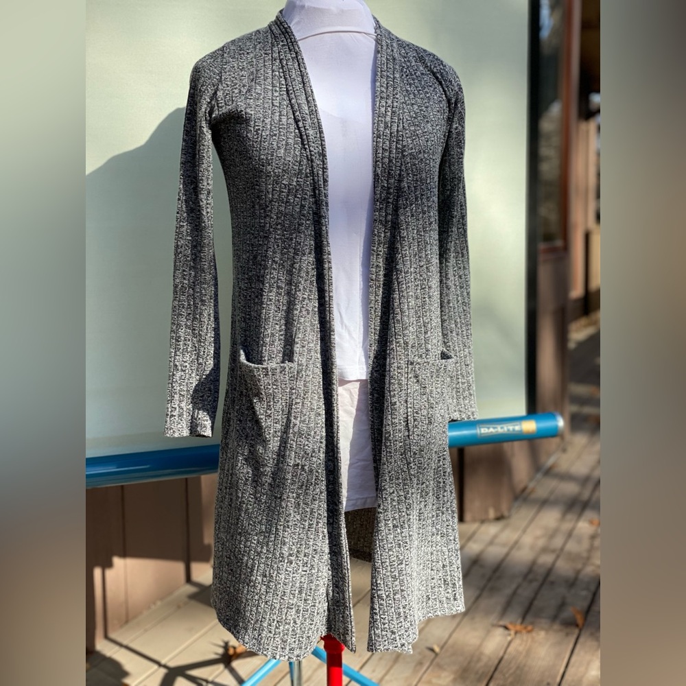 Long, lightweight, ribbed, knit cardigan. Black & white heather. Size medium.